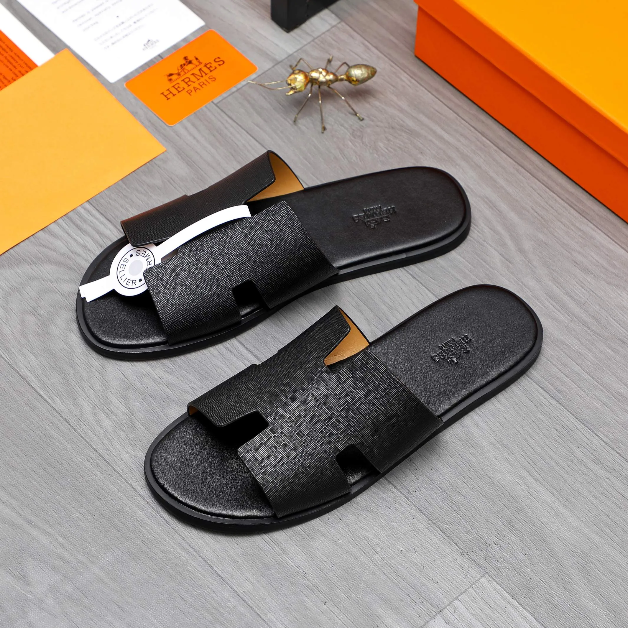 Men's shoes 💰280 Product trademark: Hermes "Hermes" slippers Regular size: 38-46 Product material: vertical grain cowhide upper, microfiber lining, original outsole